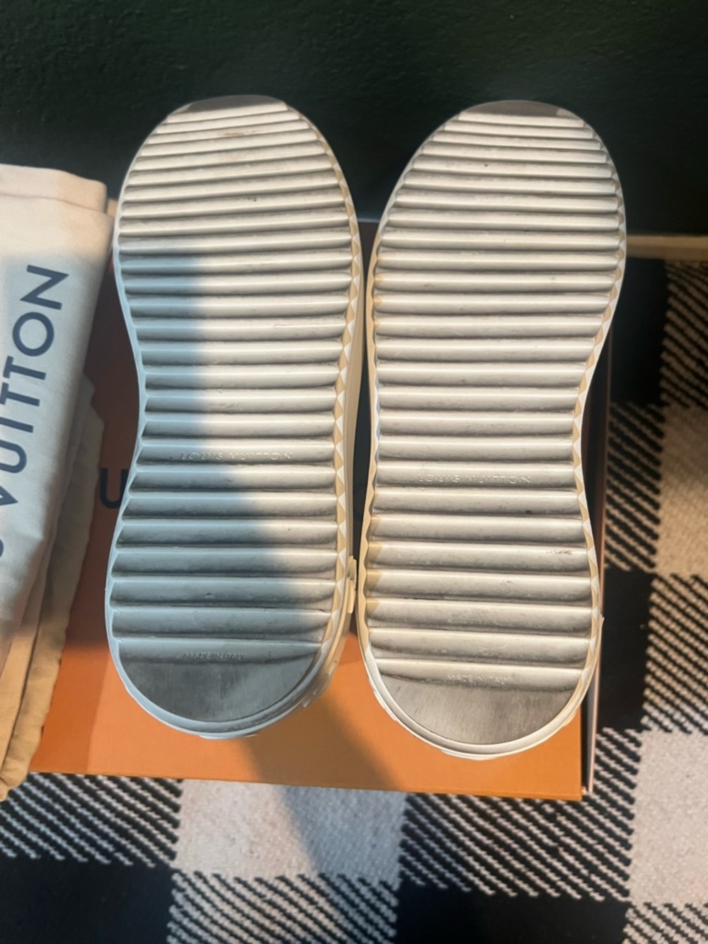 Louis Vuitton Brown Monogram womens Low-Top Sneakers with White Laces. - Picture 5 of 8